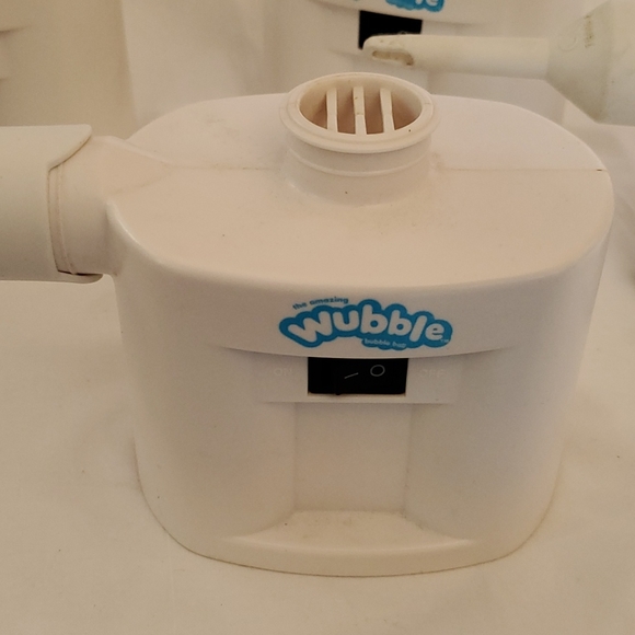 The amazing wubble bubble ball pump - Picture 2 of 3